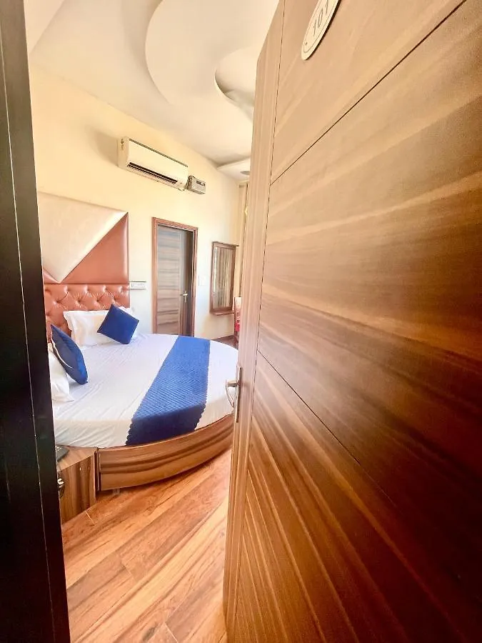 Hotel Woodcrest Zirakpur Chandigarh- Best Family Hotel - Luxurious Rooms - Unit Of Sidham Group