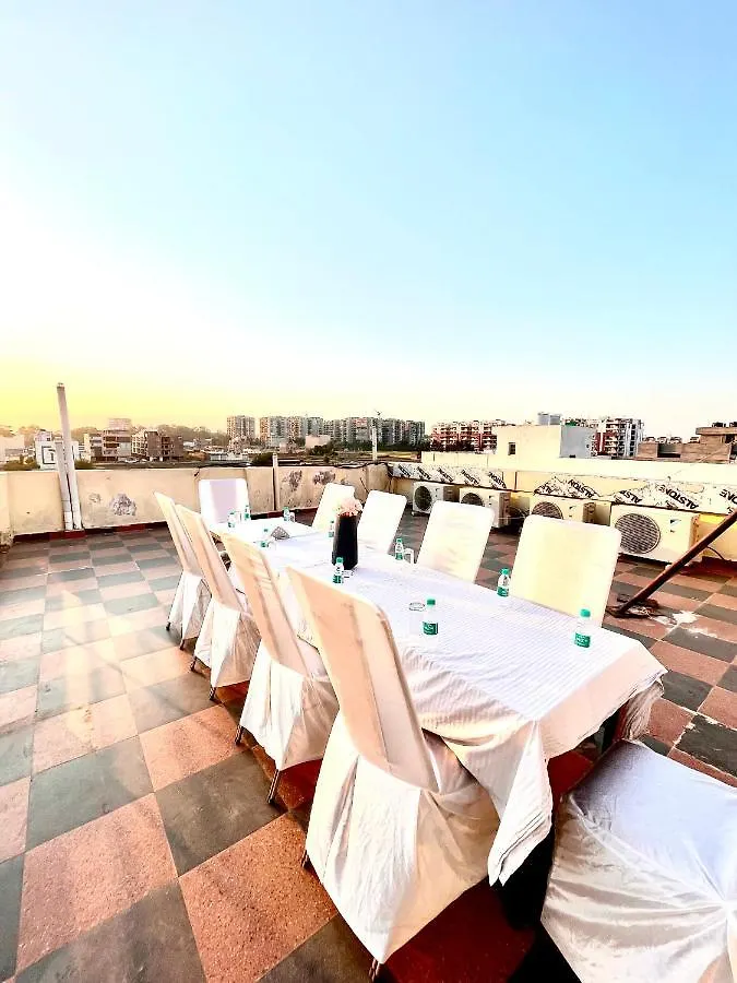 Hotel Woodcrest Zirakpur Chandigarh- Best Family Hotel - Luxurious Rooms - Unit Of Sidham Group 4*,