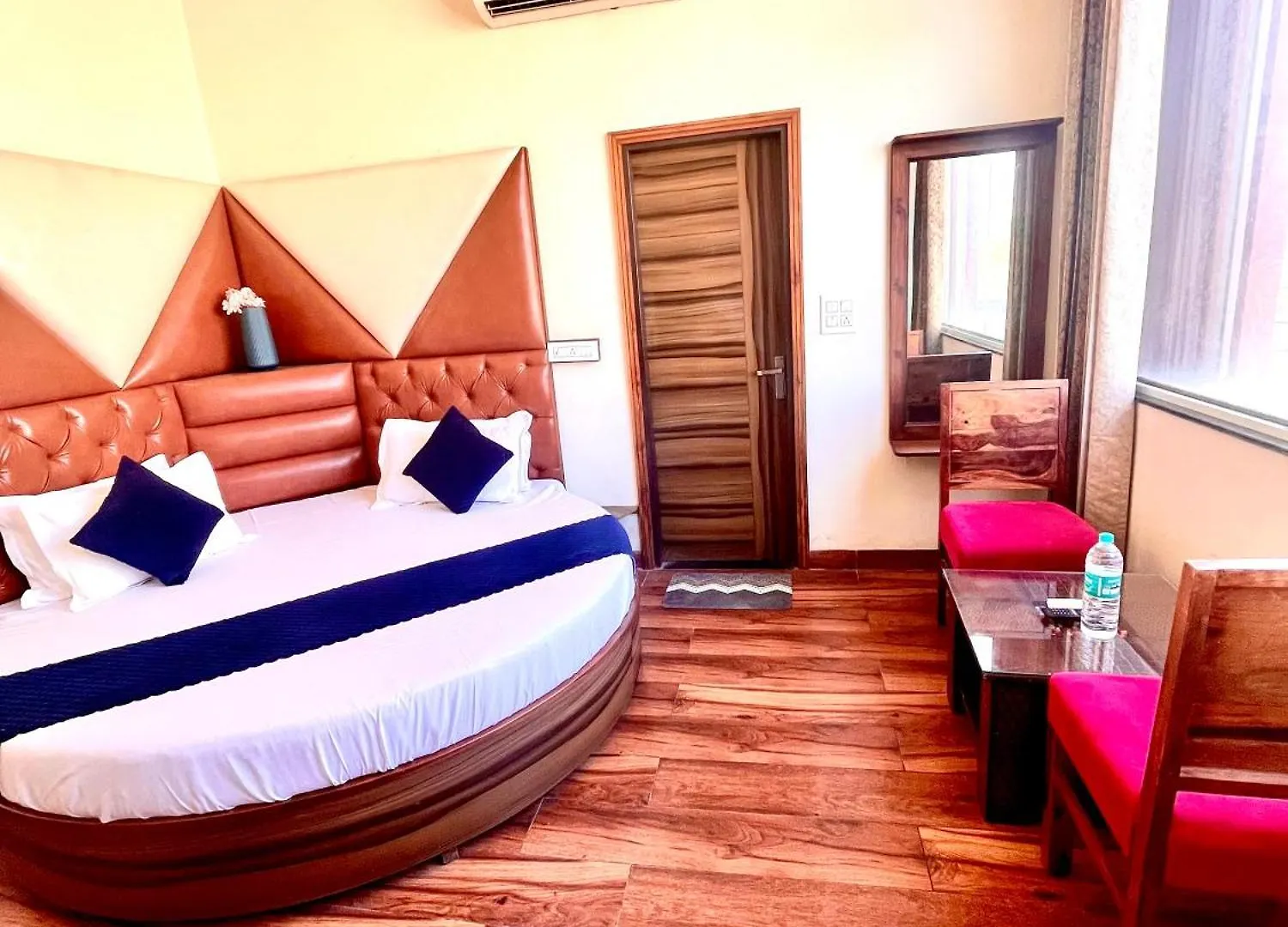 Hotel Woodcrest Zirakpur Chandigarh- Best Family Hotel - Luxurious Rooms - Unit Of Sidham Group