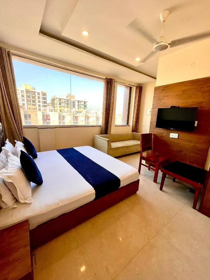Hotel Woodcrest Zirakpur Chandigarh- Best Family Hotel - Luxurious Rooms - Unit Of Sidham Group 4*,  India