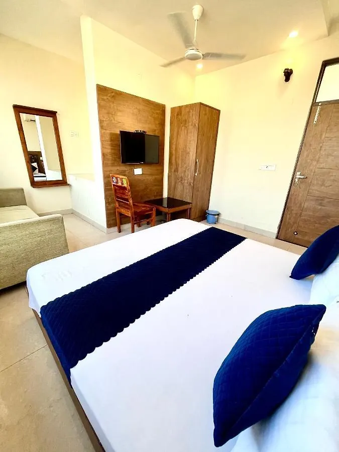 ****  Hotel Woodcrest Zirakpur Chandigarh- Best Family Hotel - Luxurious Rooms - Unit Of Sidham Group India