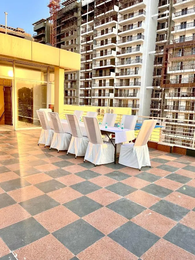 Hotel Woodcrest Zirakpur Chandigarh- Best Family Hotel - Luxurious Rooms - Unit Of Sidham Group
