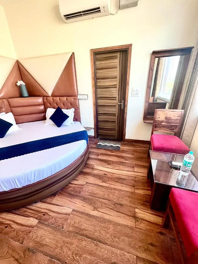 Hotel Woodcrest Zirakpur Chandigarh- Best Family Hotel - Luxurious Rooms - Unit Of Sidham Group